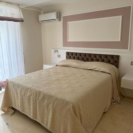Bernini House Naples Hotel Exterior foto